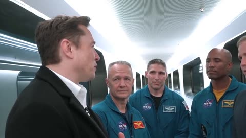 NASA Administrator Brodenstine chats with Elon Musk of SpaceX