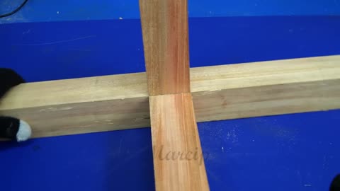How to use chisels for interlocking wood connections