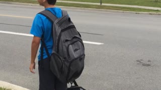 Kid's priceless reaction after missing school bus