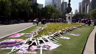 Mexicans rally for femicide victims on Day of the Dead