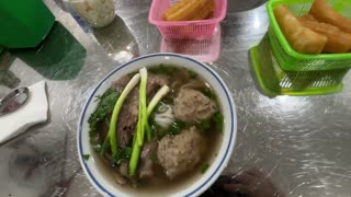 One Slurp Noodle Reviews - Vietnamese Pho in Hanoi