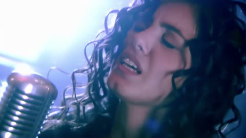 Katie Melua - The Closest Thing To Crazy (Iris Model + 4K 50 FPS / Upscale) [Topaz Video AI v.4.2.1]