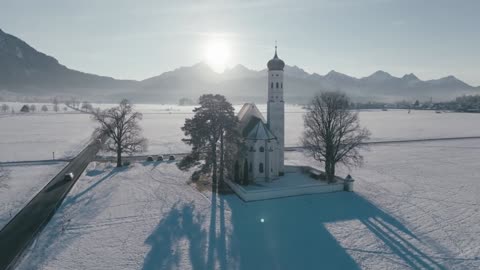 Aerial photography records the morning sunrise view of rural towns in the United States