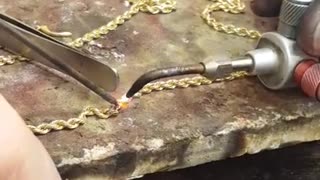 Repairing a hollow rope chain