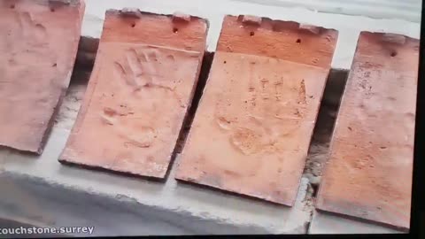 WORKERS WERE TAKING APART A OLD ROOF THAT WAS BUILT IN THE 1800’S & DISCOVERED SOMETHING VERY ALARMING