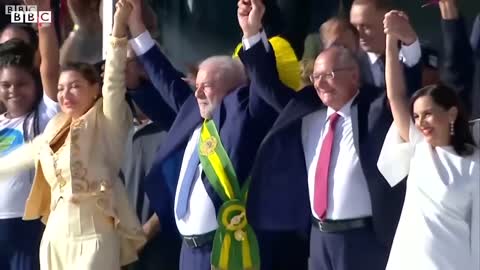 Lula sworn in as Brazil president - BBC News