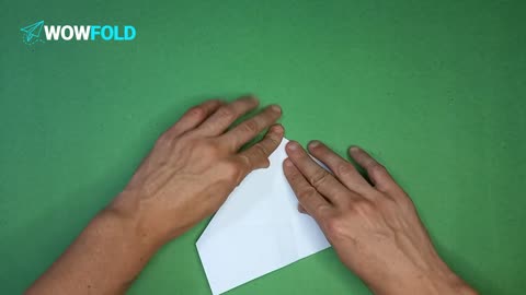 Air Jumper- folding a paper airplane