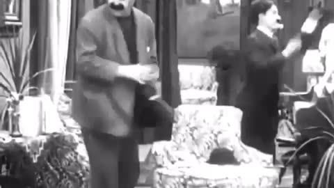 Charlie chaplin movie clip