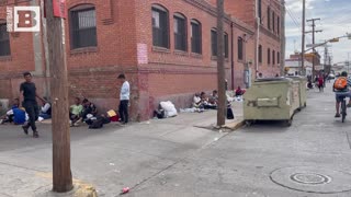 Migrants Released by Biden Admin Set Up Camp on El Paso Streets