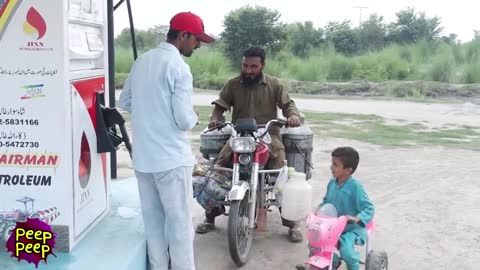 Petrol pump labour shocking child petrolium