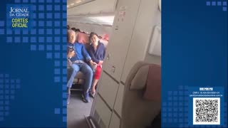Coreano maluco abre porta de Airbus em pleno vôo e quase causa uma tragédia