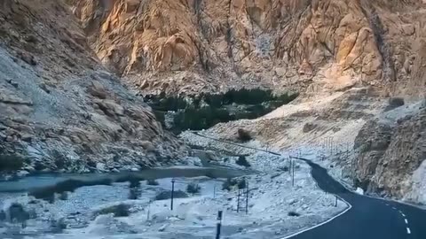 Karakoram Highway towards Hunza Velly | Beautiful Mountains | Amazing Road | Shorts | Amazing Sights