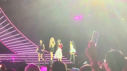 BLACKPINK - Full rain concert 8 of 10: Playing with Fire