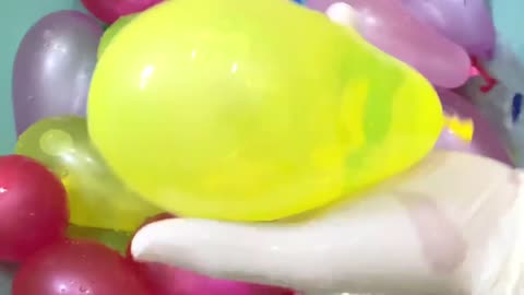 Water balloons pop part 8!!