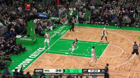 NBA - JT pulls up from deep for 18 in the 1H 🎯 Boston rolling early