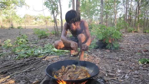 Primitive Technology - Eating in jugle coocking Pork rib for food #000198