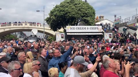 Here’s the turnout for Nigel Farage at Clacton pier. Hundreds of people.