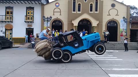 El Yipao acrobatico