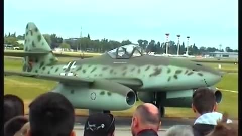 Messerschmitt Me 262 "Schwalbe" - First Flight Over Berlin after 61 Years, Historical Footage!