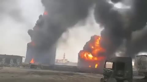 24+ hours later, the Hodeidah fire is still burning