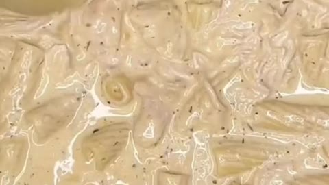 Creamy Crockpot Chicken & Pasta