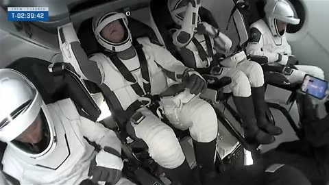 NASA space x crew7 flight day 1