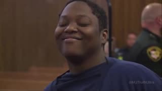 Ohio - Bianca Ellis smiles in Court after Stabbing 3 Year old White Child to Death