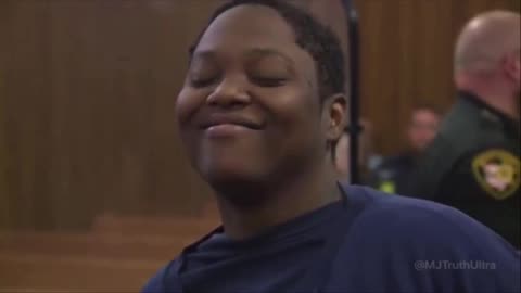 Ohio - Bianca Ellis smiles in Court after Stabbing 3 Year old White Child to Death