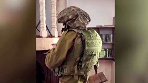 Israeli soldiers recite Jewish prayers inside mosque