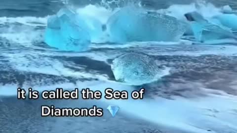 Iceland’s Diamond Beach, the most amazing scenery in the World! #travel #shorts #video #fun 😊