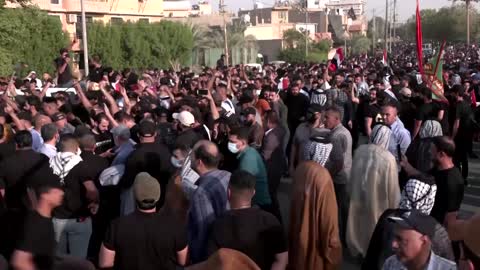 Water cannon used on demonstrators in Iraq