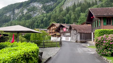 Isetlwald Switzerland, Beautiful small village on lake Brienz - 4K walk tour