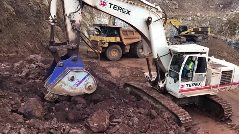 Terex RH30F Excavator Working With Vibro Ripper - Sotiriadis Mining Works