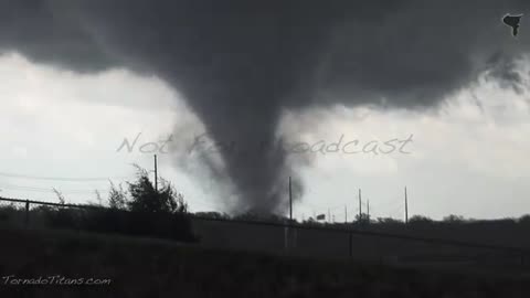 Almost 10 minutes worth of multiple Midwest tornadoes footage 4-26-24