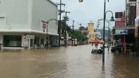 Phuket turns into an ocean! Massive flooding in Thailand due to heavy rain