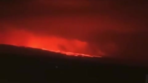 🌋 The world's largest active volcano, Mauna Loa, is erupting for the first time since 1984
