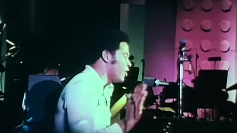 Bill Withers - Lean On Me (Live in Chicago, 1972)