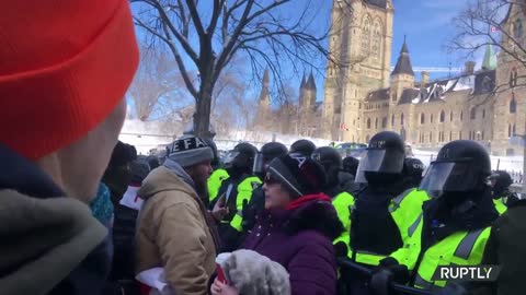 Canada: Police and protesters clash in Ottawa in third week of 'Freedom Convoy' -