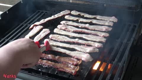 Cooking Bacon on Grill Gates (and thief caught on camera)