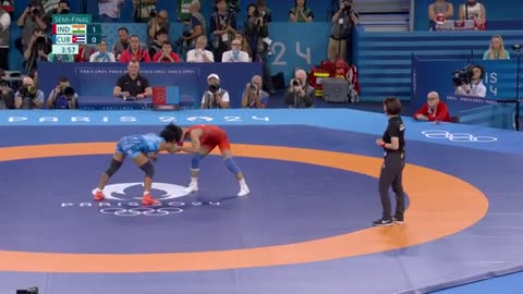 Vinesh storms in women's wrestling PARIS OLYMPIC