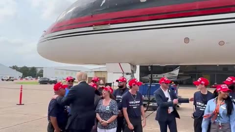 DonaldTrump greets the great Line Crew at Wilson Air FBO!!