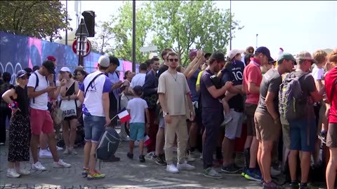 Paris mayor 'very happy' as Olympic triathlon is held in Seine