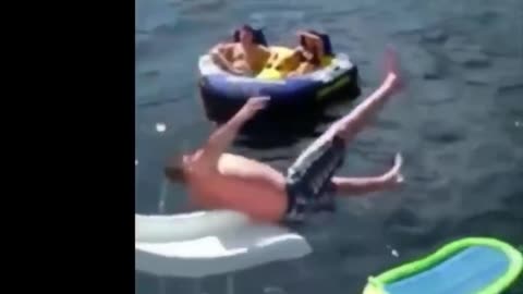 funny video / OMG men fell into the water