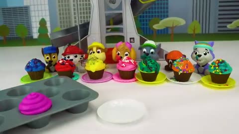 Aprende los Colores con Juguetes Paw Patrol y Tortas!