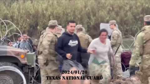 illegals rush barricades in Texas