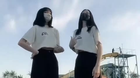 duo dance of korean girls