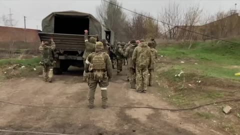 Ukranian soldiers surrendering in Muriapol