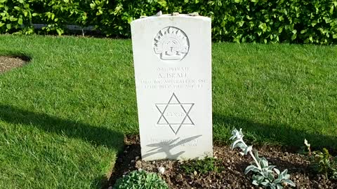 Villers Bretonneux British War Cemetery