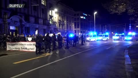 Germany: Antifa and COVID-sceptics hold rallies in Leipzig - 25.10.2021