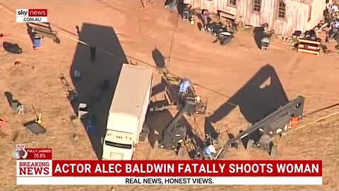 Alec Baldwin fatally shoots woman on film set 22/10/21